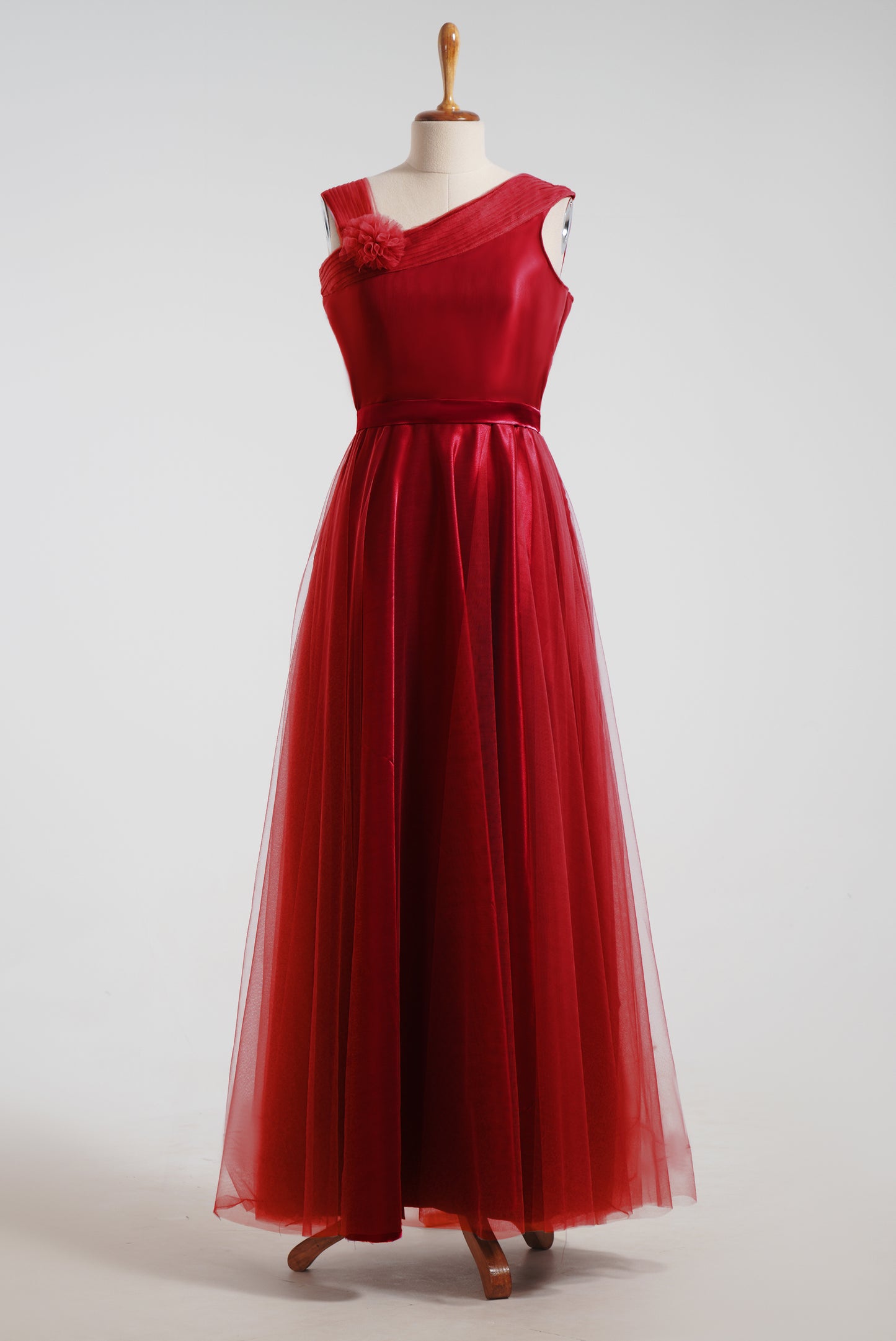 ZIA302 Red Pre Pleated Netted Sleeveless Gown
